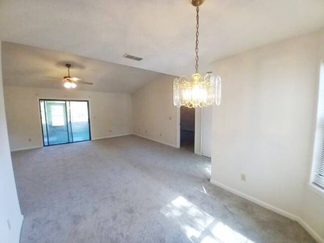 Building Photo - 6984 Huntington Woods Cir E