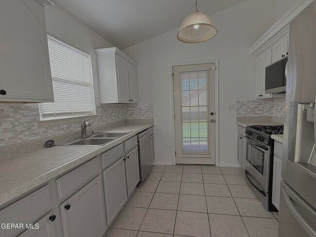 Building Photo - 12285 Tierra Plata Dr