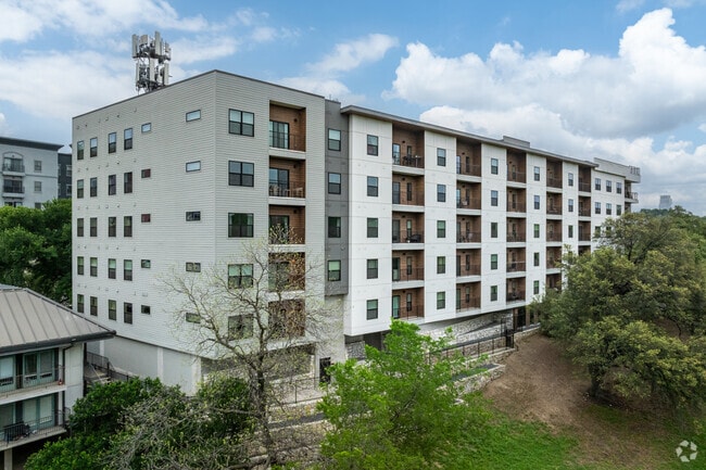 Building Photo - Cascade Condominiums
