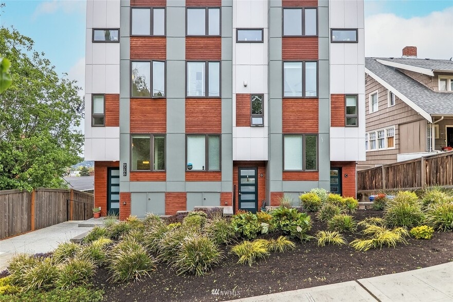 Front of the building - 9268 50th Ave S
