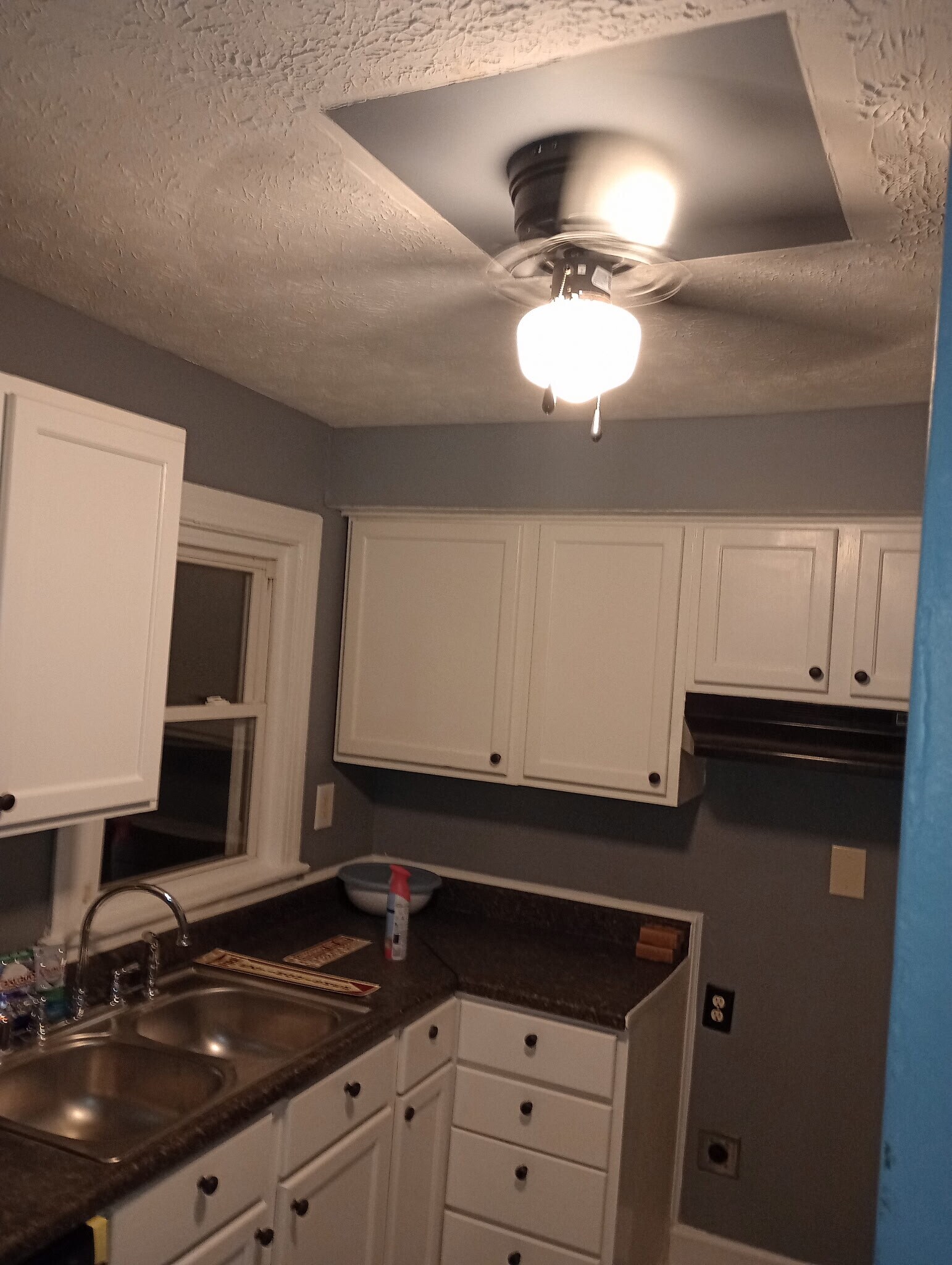 Kitchen - 3308 Kirby Ave