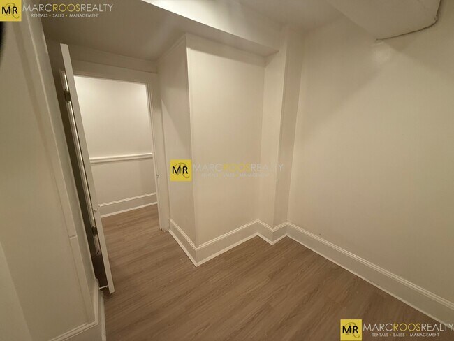 Building Photo - 1755 Beacon St