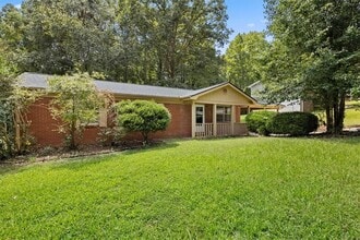 Building Photo - 3065 Tara Woods Dr
