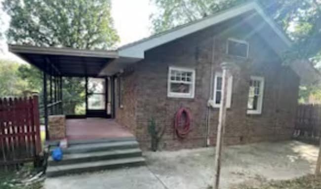 Building Photo - Lake Views! 1 Bedroom, 1 bath