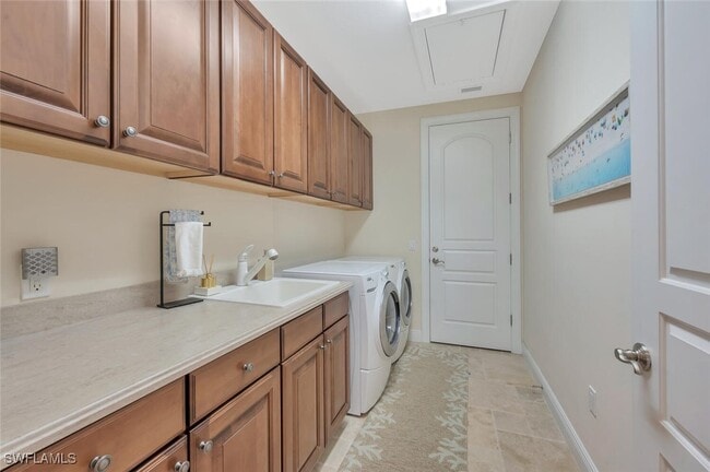 Building Photo - 2543 Marquesa Royale Ln