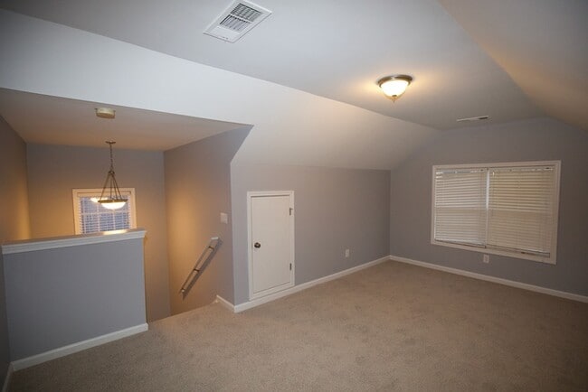 Building Photo - 7897 The Lakes Point