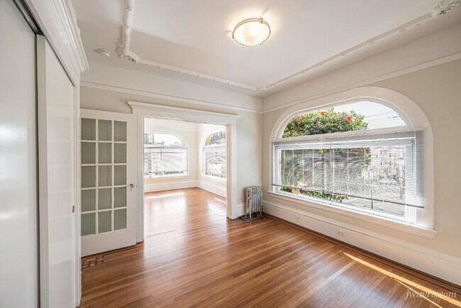 Building Photo - 1590 Sacramento St