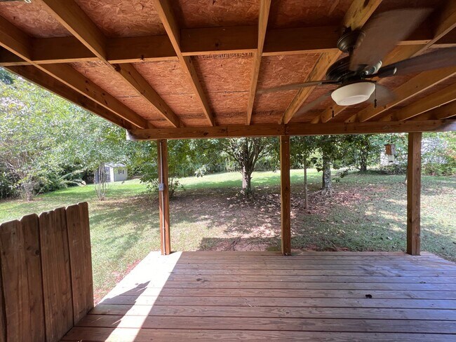 Building Photo - 704 Lake Condy Rd
