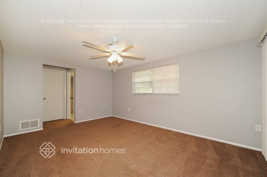 Building Photo - 8701 Lincolnshire Dr