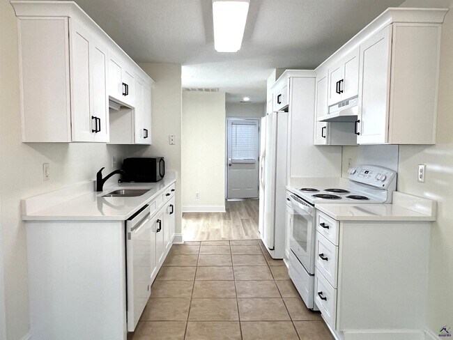 Building Photo - 134 Stone Brooke Dr