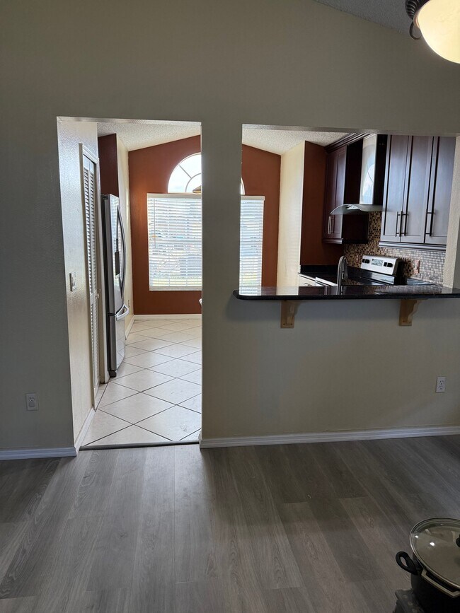 Building Photo - 2656 Newbolt Dr