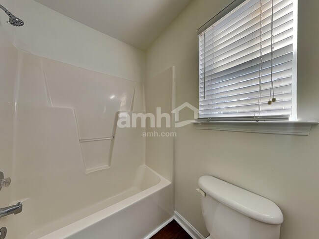 Building Photo - 126 Elrosa Rd