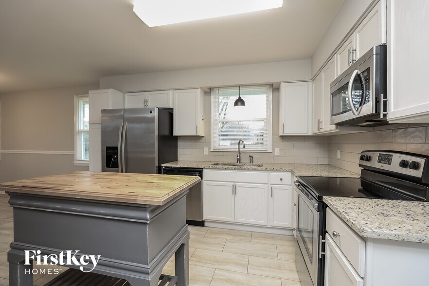 Building Photo - 159 Wessington Pl