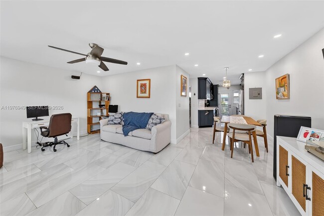 Building Photo - 3922 NE 166th St