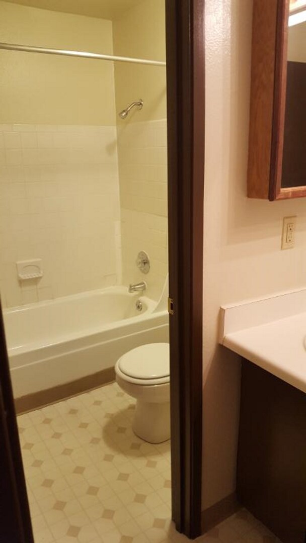 Interior Photo - ARBORCREST APARTMENTS