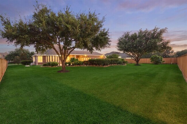 Building Photo - 20806 E Cameron Ridge Dr