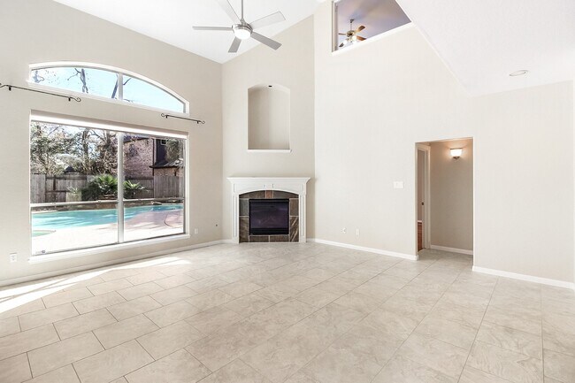 Building Photo - 803 Chisel Point Dr