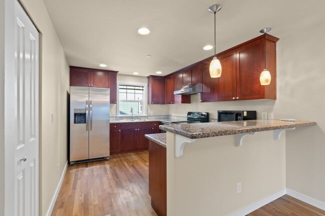 Building Photo - 3bd/2.25ba Seattle Townhouse