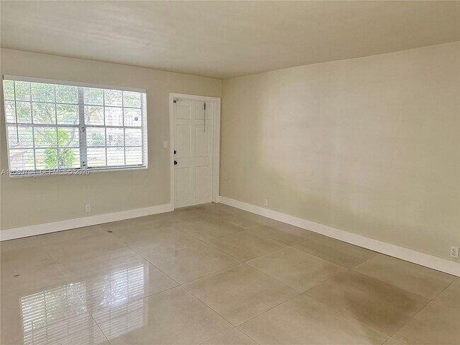 Building Photo - 5211 SW 91st Ave