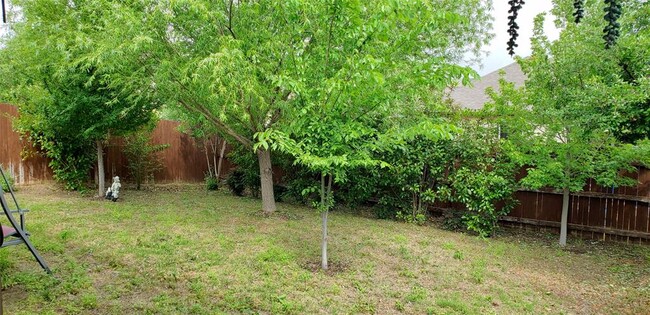 Building Photo - 304 Tordesillas Dr