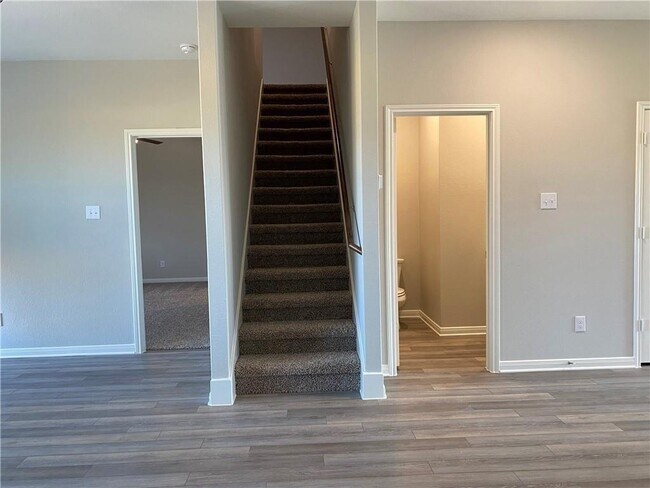 Building Photo - 261 Mount Vernon Way