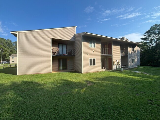 Building Photo - 1123 Southwood Dr