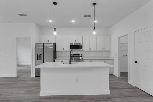 Building Photo - 2211 SW 153rd Pl Rd