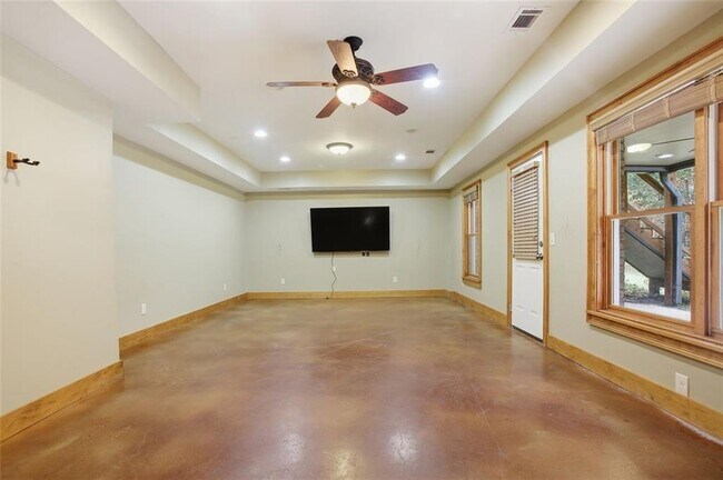 Building Photo - 845 Botanica Way