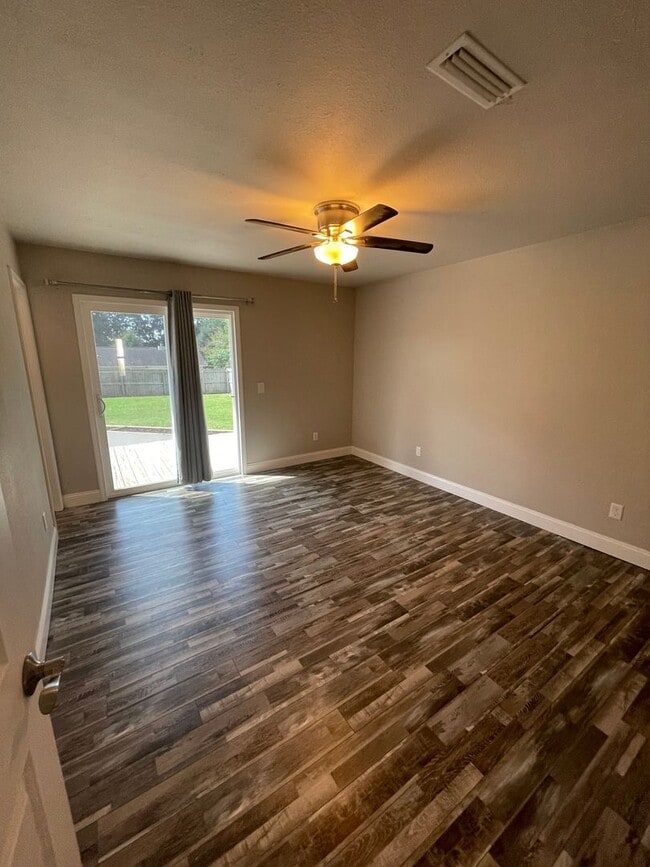 Building Photo - Available May!