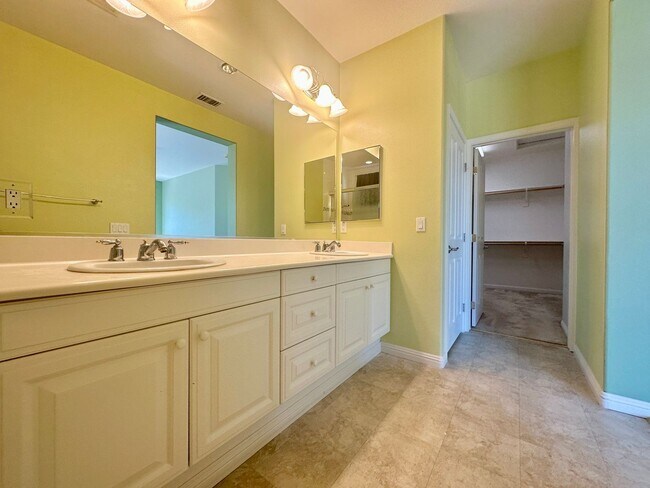 Building Photo - 2653 Traditions Loop