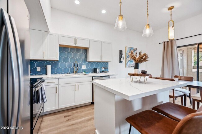 Building Photo - 2959 N 68th Pl