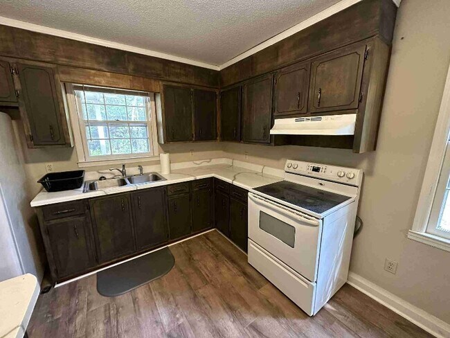 Building Photo - 5250 Parham Road