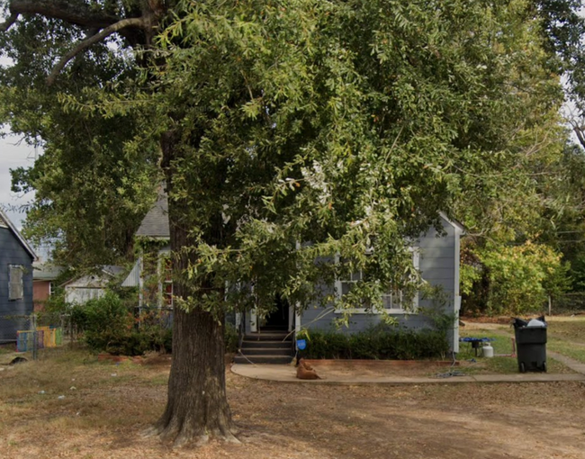 Primary Photo - 3640 W College St