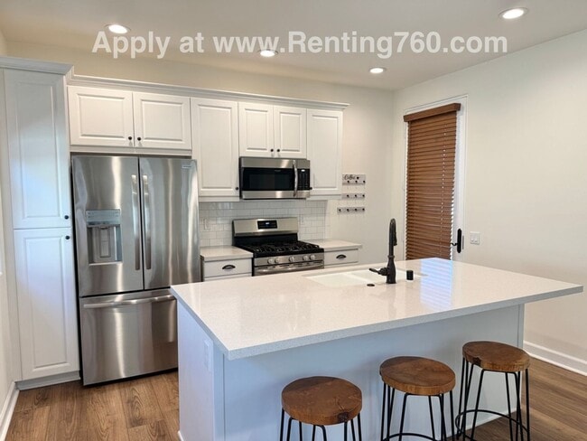 Building Photo - Picturesque Home In 55+ Desert Vista Community!