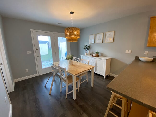 Building Photo - 486 Pheasant Ridge Dr