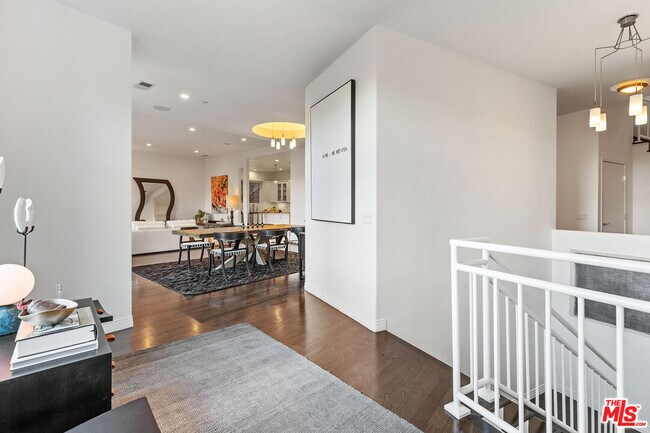 Building Photo - 2333 Vasanta Way