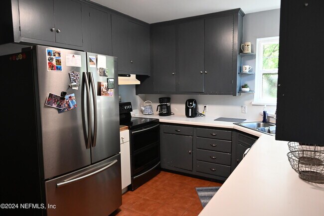 Building Photo - 5054 Pirates Cove Rd