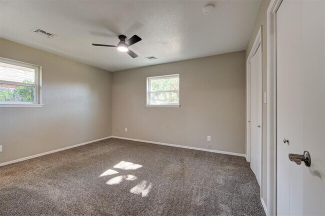 Building Photo - 1508 Carlton Way