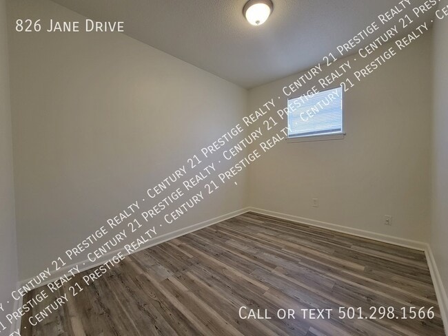 Building Photo - 826 Jane Dr