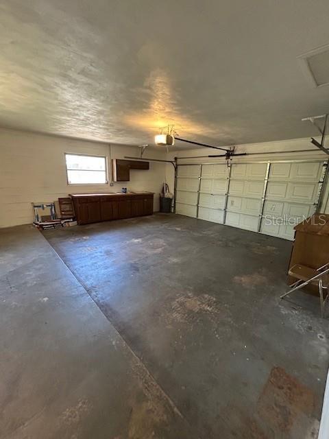 Building Photo - 612 Martin Ave