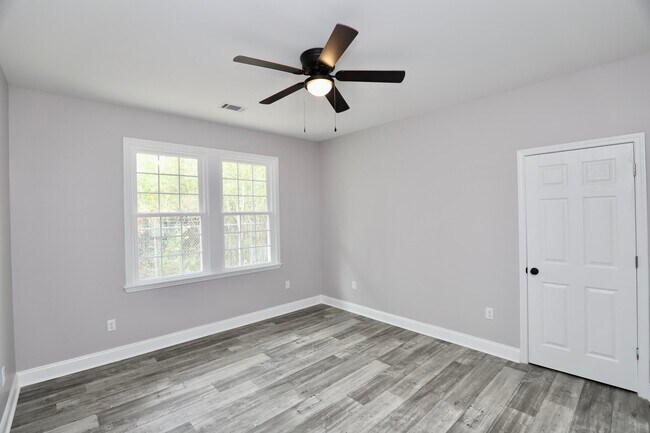 Building Photo - 11 Kendrick St