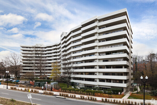 Building Photo - The Carlyle House