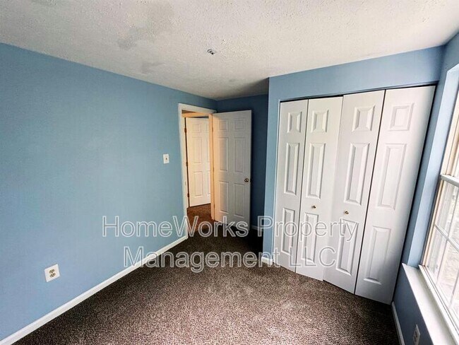Building Photo - 1232 Seminole Dr