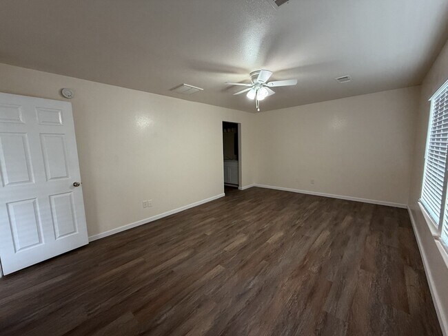 Building Photo - 10514 Encino Pass Trail