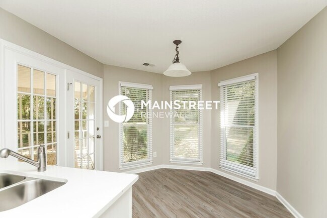 Building Photo - 3 Bedroom Pet-Friendly Home in Douglasville, GA with Main Street Renewal