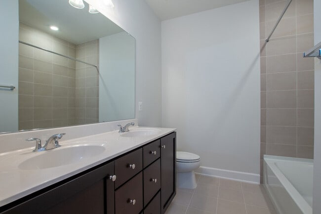 Building Photo - 5227 Ridgeview Retreat Dr