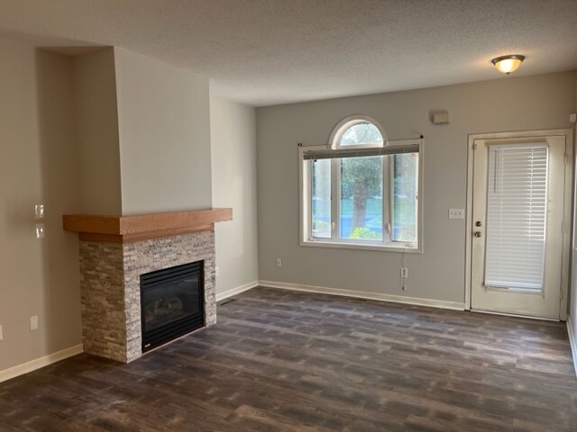 Building Photo - 1234 Crystal Pl E