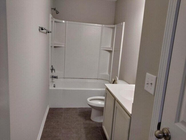 Building Photo - 128 Carolina Wren Ave