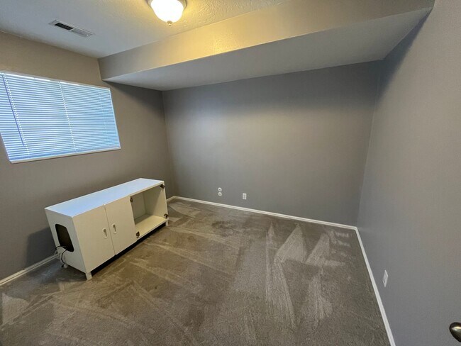Building Photo - Provo Condo For Rent