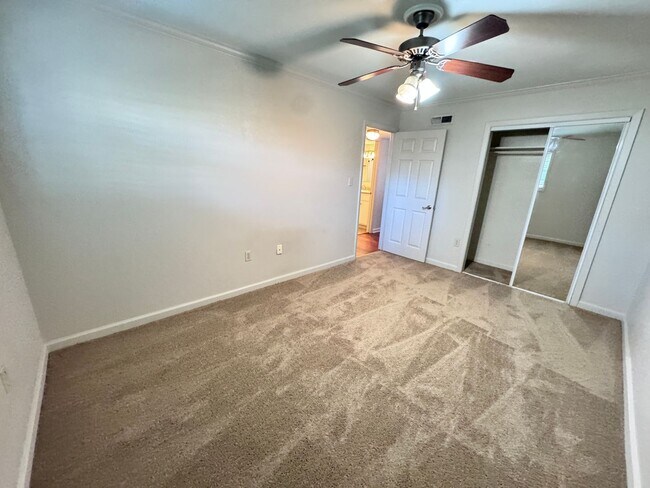 Building Photo - 2BR/1BA For Rent